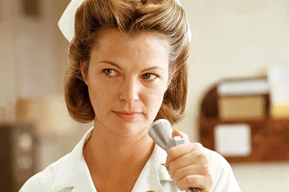 Louis Fletcher ganó un Óscar como Mejor Actriz por el mismo rol en el filme de 1975.