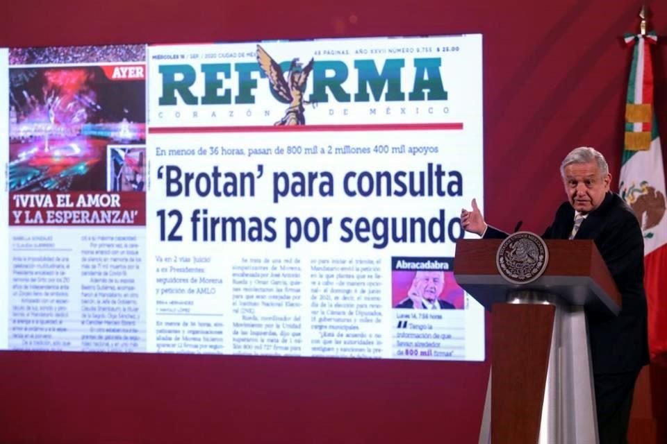 Presidente reclamó que se haya difundido que, en menos de 36 horas, organizaciones hicieron aparecer 12 firmas por segundo para la consulta sobre ex Presidentes.