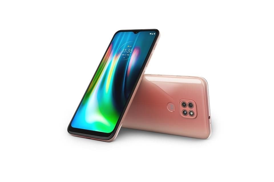 El Moto G9 Play tiene una pantalla de 6.5 pulgadas, con resolución HD+, y presenta una pequeña muesca en la que se ubica la cámara frontal de 8 MP.