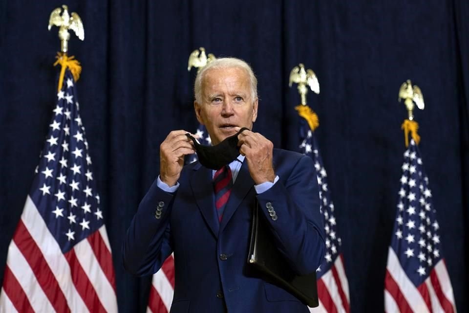 El FBI alertó que Rusia busca impedir que el candidato demócrata Joe Biden llegue a la Presidencia de EU.