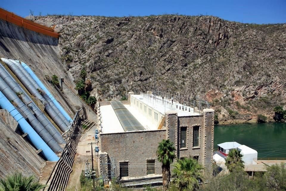 La extracción de agua en presas ha generado protestas de agricultores.