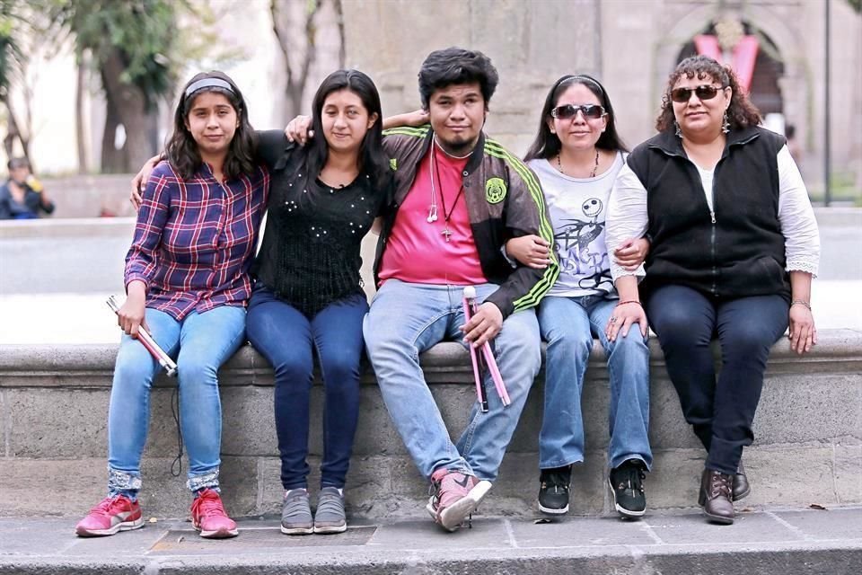 Los estudiantes de la institución aprender a realizar actividades por si mismos.