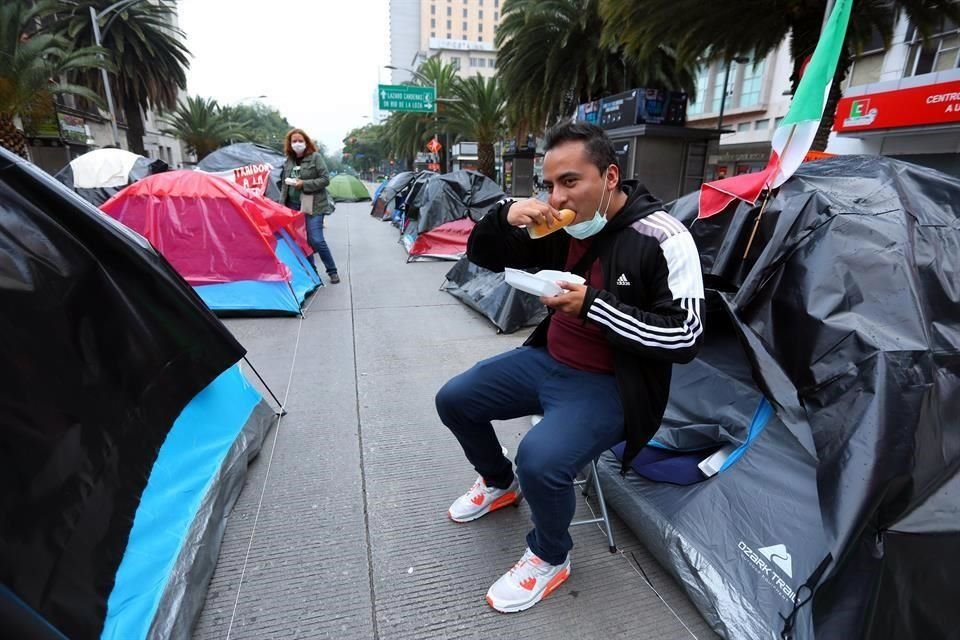 Desde el sábado, los manifestantes se instalaron en Avenida Juárez.