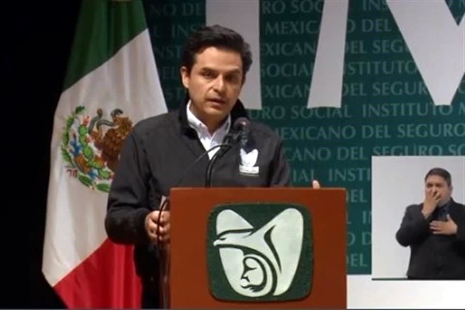 Robledo en conferencia de prensa.