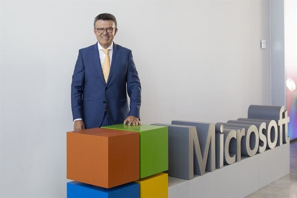 Enrique Perezyera, director general de Microsoft México.