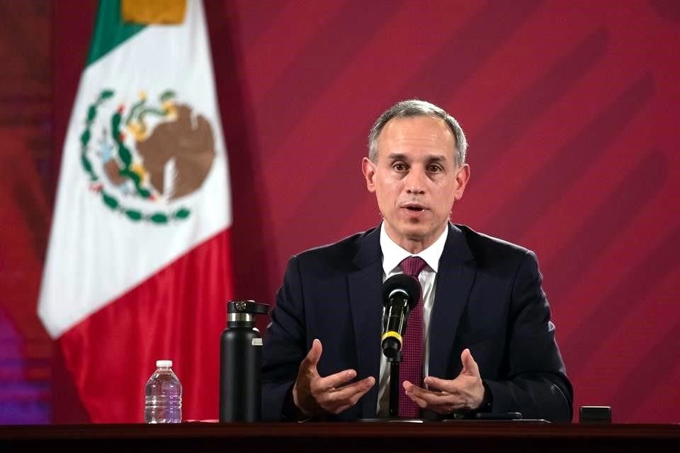 El Subscretario dijo que la Secretaría de Educación Pública se ha mantenido en continua comunicación con las Secretarías de Salud estatales.