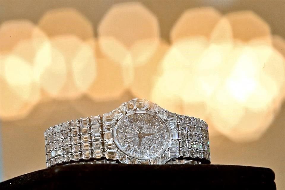 En Los Pinos se han subastado distintas joyas.