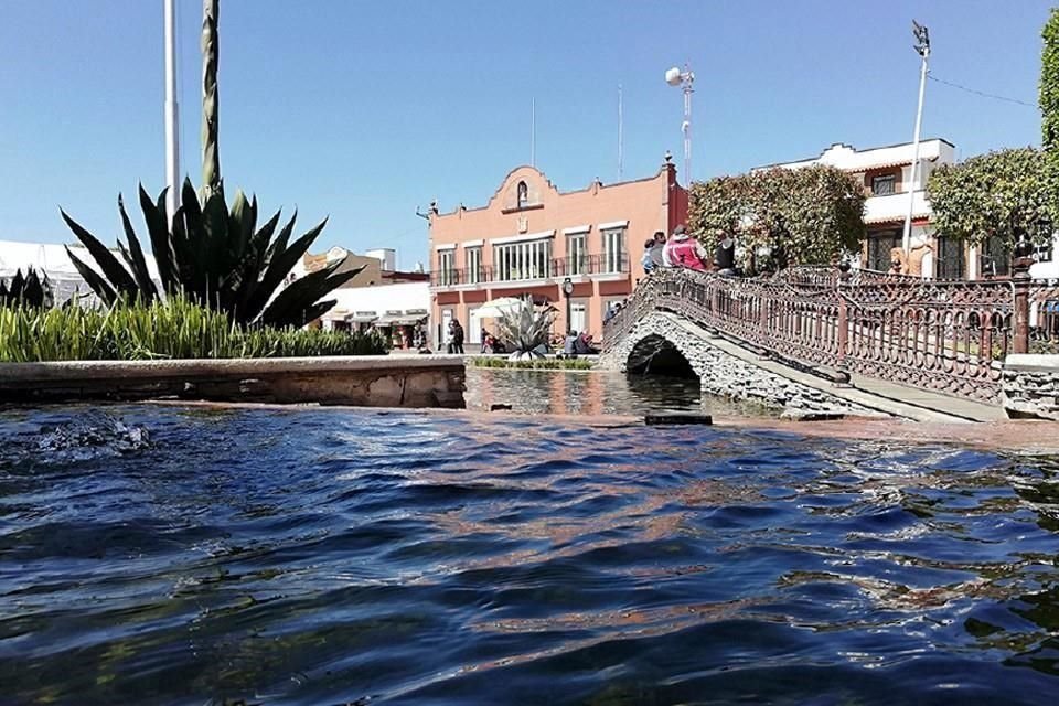 Plaza Jua&#769;rez Fuente