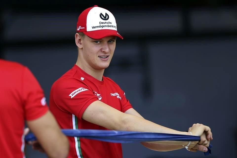 Schumacher felicitará a Hamilton por su logro.