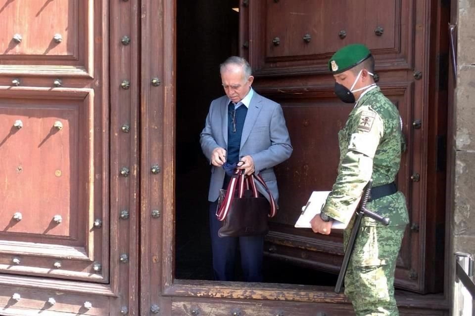 Alfonso Romo a su llegada a Palacio Nacional.