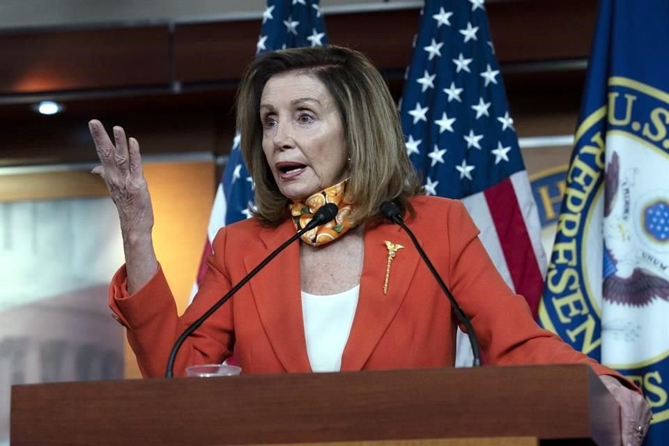 Pelosi indicó que era importante saber a quiénes Trump, presuntamente, debía dinero, para determinar si podría haber influencia extranjera sobre su desempeño como Presidente.