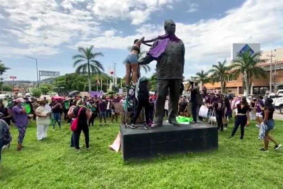 Protesta de Zihuatanejo, Guerrero.
