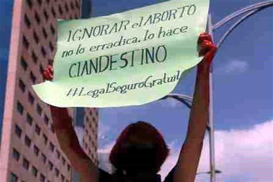 Hace 13 años en la CDMX se despenalizó esta práctica y hace tres Oralia recurrió a ella, por decisión propia, luego de que el método anticonceptivo que utilizaba falló.