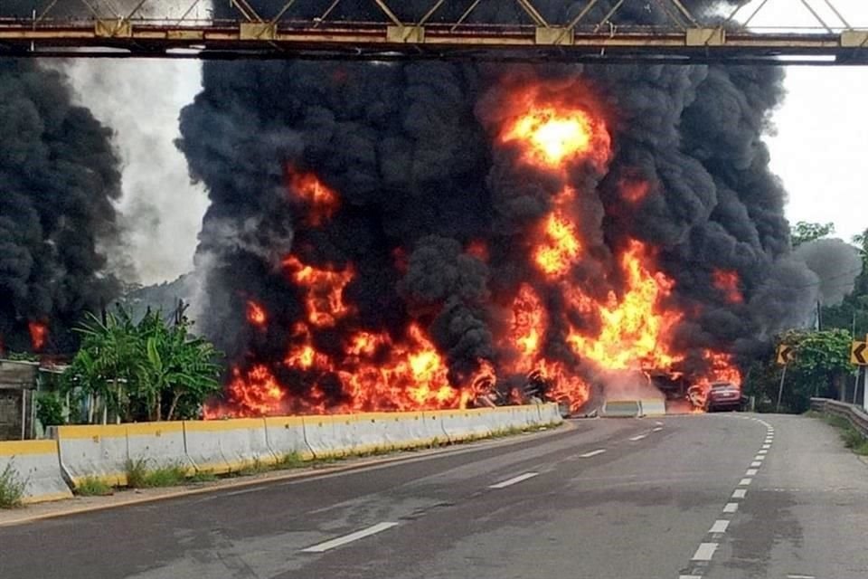 Protección Civil estatal informó que el incendio ya fue apagado.