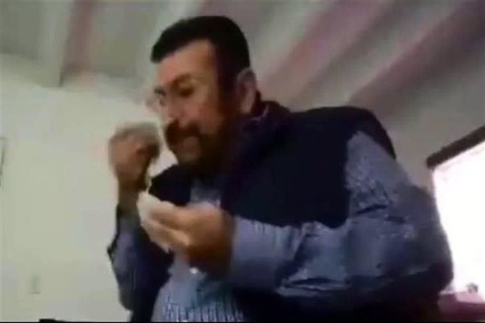 Manuel García, director de Fisamex, una empresa que colabora con el Gobierno de Baja California en cobros de agua, fue exhibido consumiendo polvo blanco.