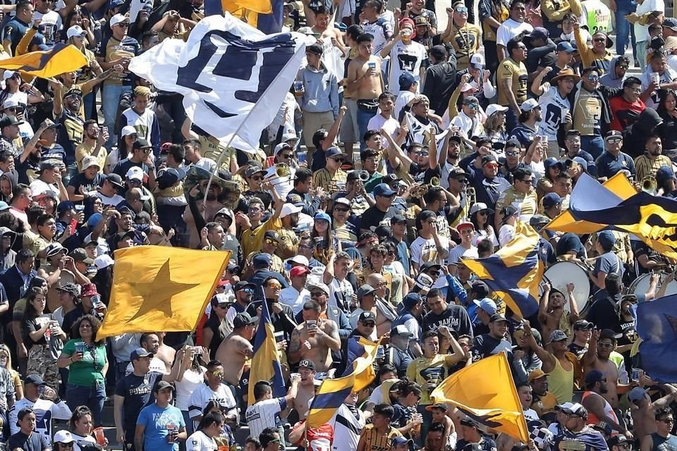 La Rebel se ubica en la zona de pebetero, en medio el Estadio Olímpico Universitario.