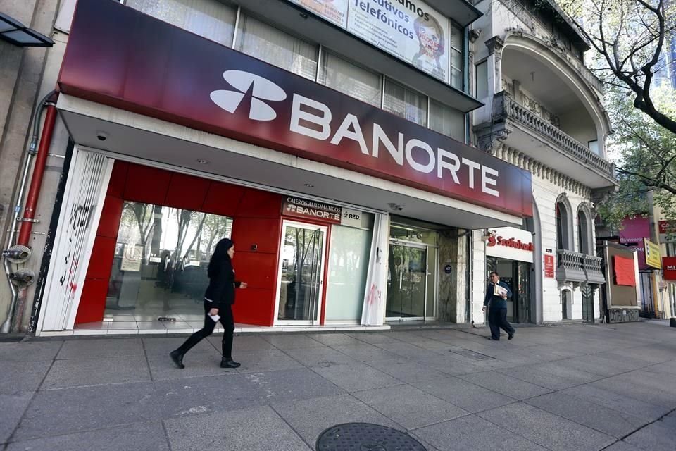 De 100 mdd mensuales que recibe Banorte, 80 mdd son repatriados a Estados Unidos.