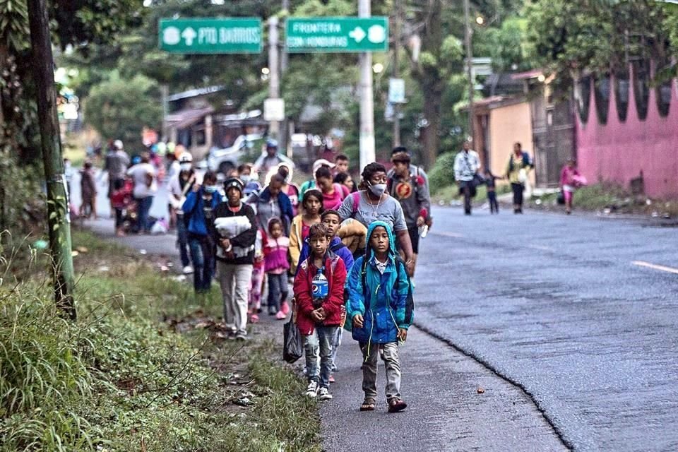 GN, Ejército y Migración fueron desplegados en frontera México-Guatemala para impedir paso de caravana migrante procedente de Honduras.