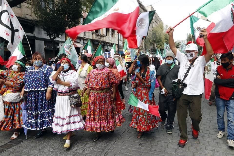 '¡Fuera López!' y '¡Vete a tu rancho!', fueron algunas de las consignas.