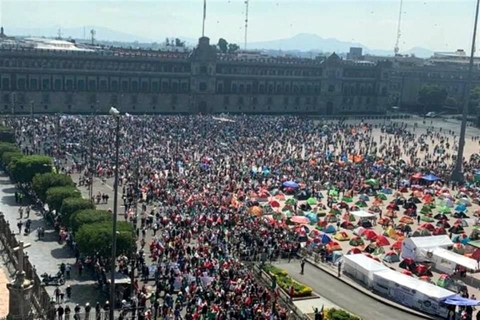 Cientos de manifestantes contra el Gobierno de AMLO llenaron plancha del Zócalo.