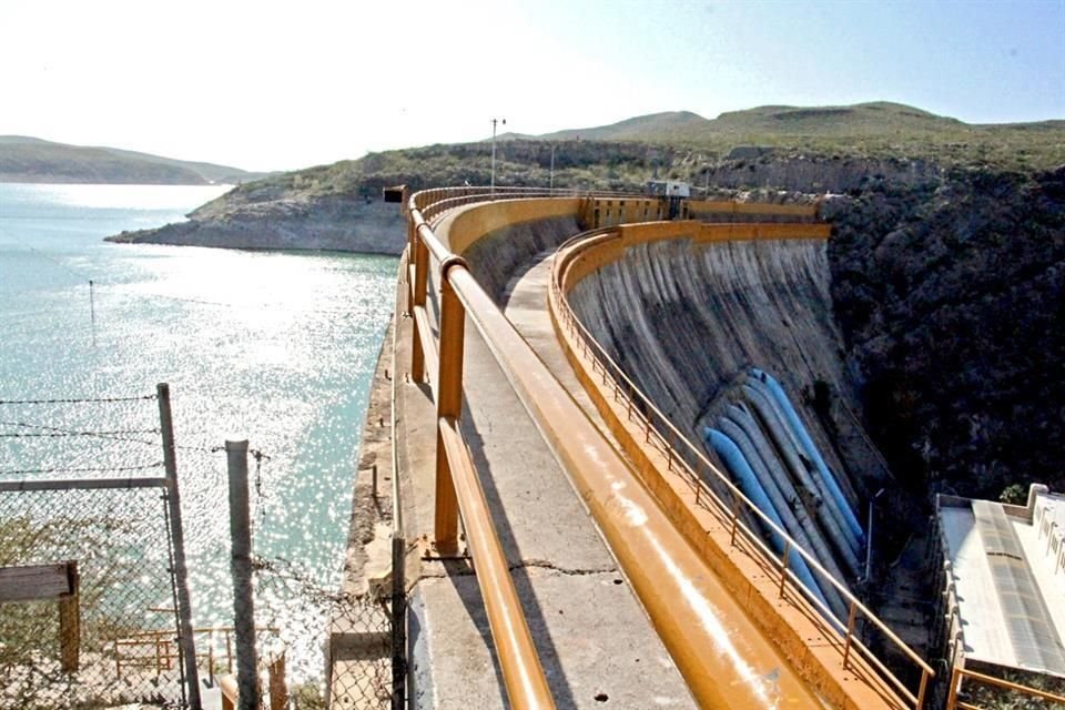 Mientras que agricultores retienen la presa La Boquilla, militares y miembros de la GN resguardan dos embalses en el centro-sur Chihuahua.