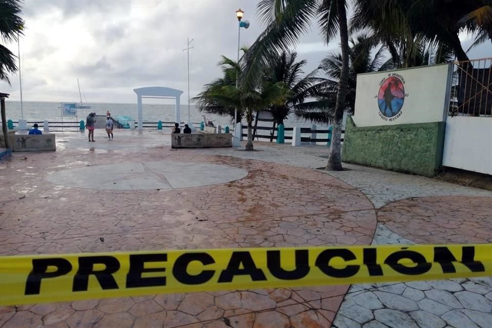 Según el Gobernador, 'Delta' tocará tierra en Puerto Morelos entre la 1:00 y las 2:00 de la mañana de este miércoles.