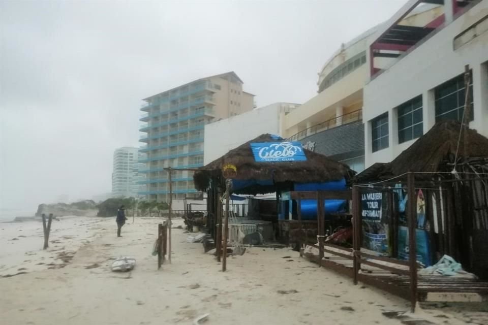 Según la Semar, se espera que 'Delta' abandonde las costas del País a mediodía.