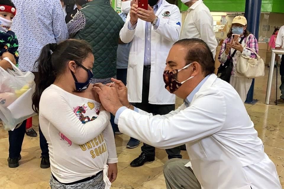 Zoé Robledo insistió en que solamente la población de riesgo acuda a recibir su vacuna, para poder administrar las dosis.