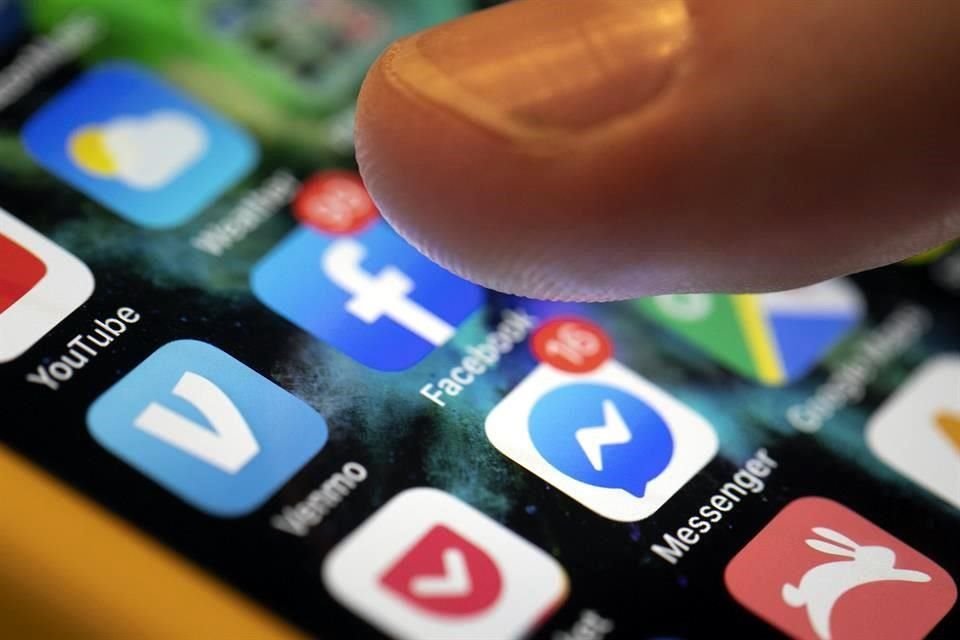 Los casos contra Google, Facebook y Twitter serán escuchados el 2 de abril, según la agencia Interfax.