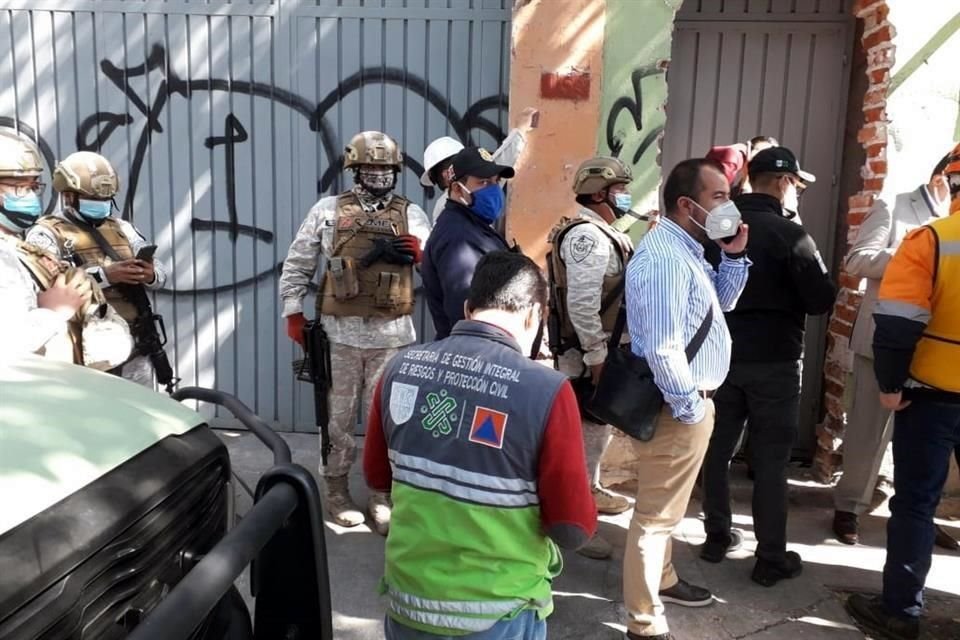 Autoridades fueron alertadas sobre un olor a gasolina que provenía de una bodega, ubicada sobre Felipe Carrillo Puerto casi esquina con Ferrocarril de Cuernavaca.  