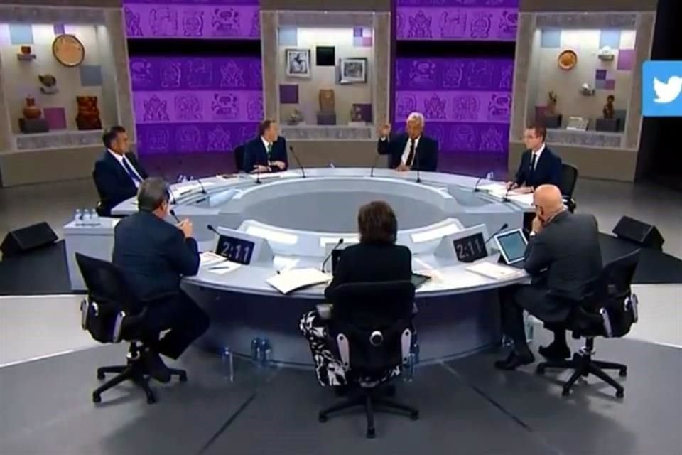 Los representantes de las organizaciones civiles lamentaron que no hubiera propuestas claras en políticas de salud pública.