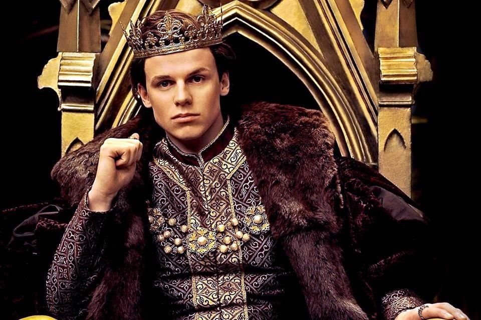 El actor Ruairi O'Connor interpreta al Rey Enrique VIII en la miniserie 'The Spanish Princess', centrada en la historia de Catalina de Aragón.