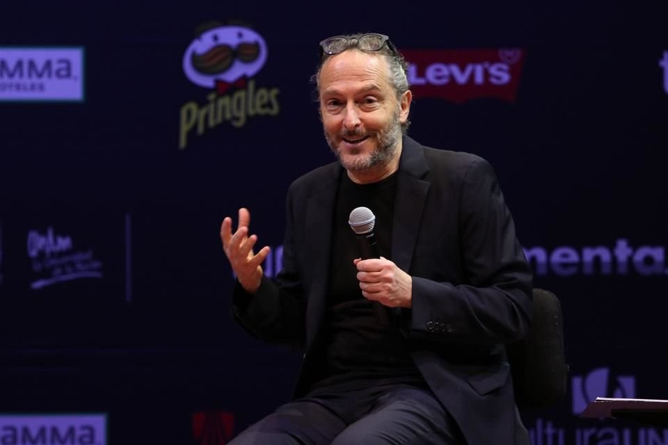 Emmanuel 'El Chivo' Lubezki mostró el potencial cinematográfico que tiene el nuevo iPhone 12 con un cortometraje que compartió en la presentación del teléfono.