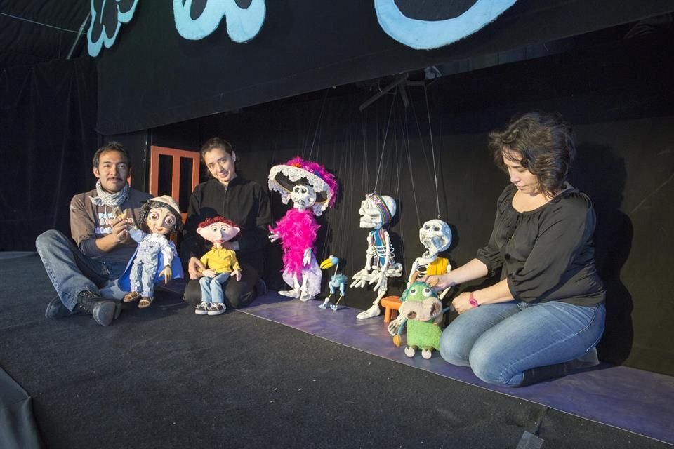 El Centro Cultural 'La Titería' regresa con la obra 'La Chorcha de las Calacas' tras una pausa por la pandemia.