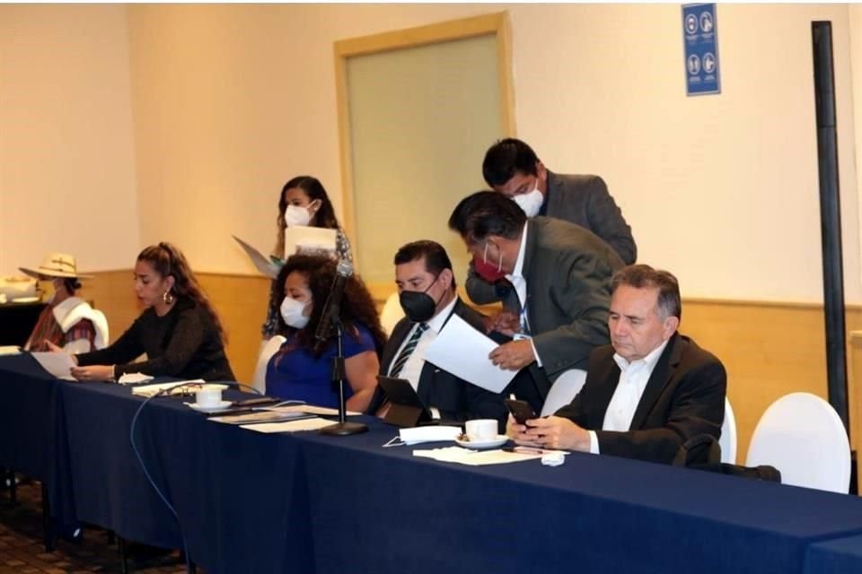 La sesión se realizó en el Hotel Fiesta Inn Alameda.