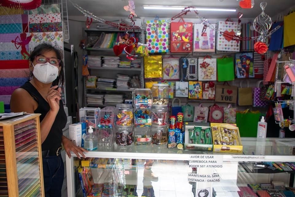 Estos comercios necesitan tiempo para adaptarse a la jornada laboral de 40 horas, ya que cuentan con entre dos y cinco empleados que trabajan casi todos los días para atender al público, expuso.