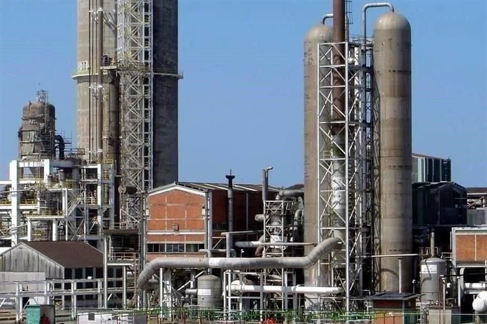 Planta chatarra de Agronitrogenados, comprada a sobreprecio por Pemex en 2013.