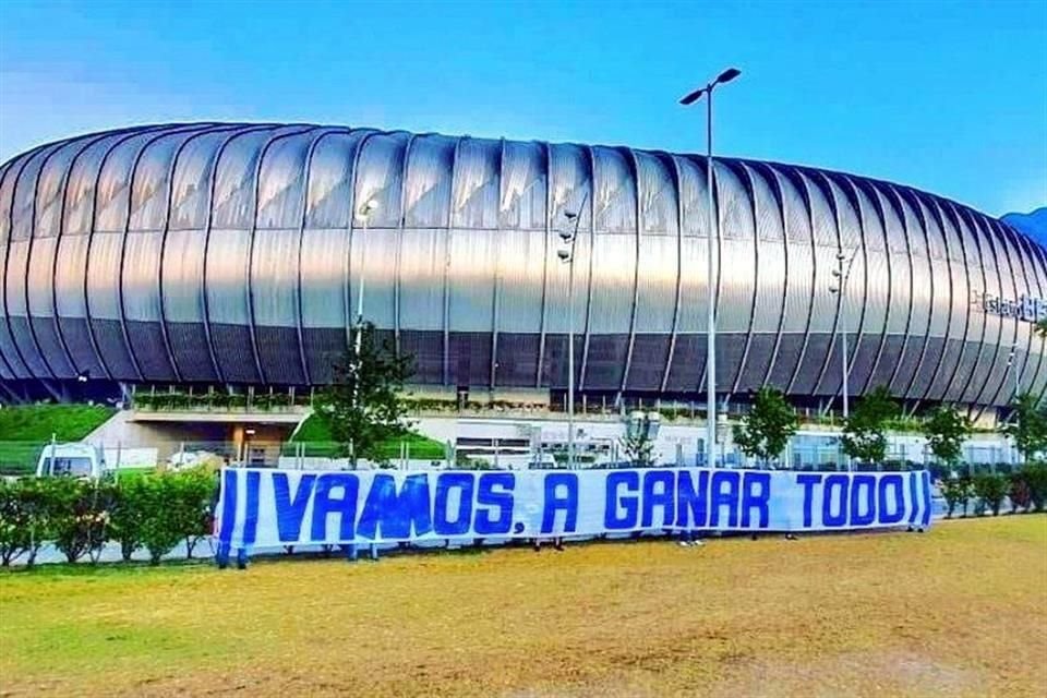 La afición rayada espera que su equipo que se corone también en la Copa MX.