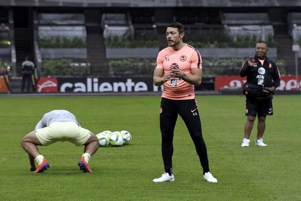 El preparador físico ha sido culpado por los aficionados del América por las lesiones de jugadores.