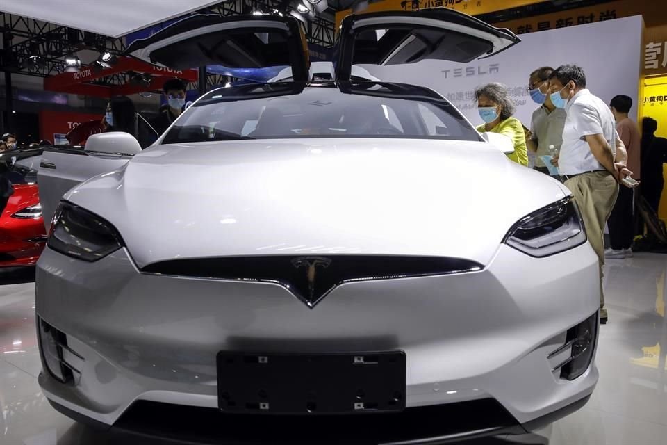 La investigación  de la NHTSA involucra aproximadamente 50 mil vehículos Model X de 2022 y 2023. 