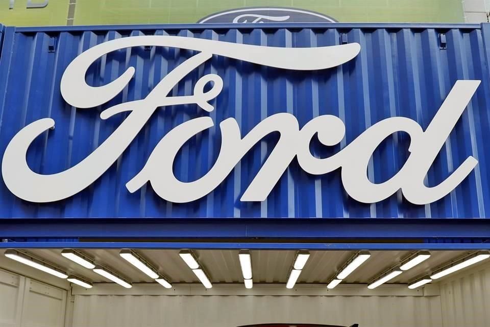 Ford tenía previsto que sus empleados comenzarán a regresar a las oficinas en octubre.