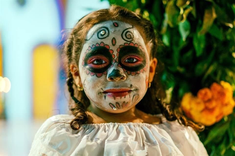 En la región de la huasteca (veracruzana, hidalguense y potosina, entre otras zonas) la celebración es conocida como Xantolo.