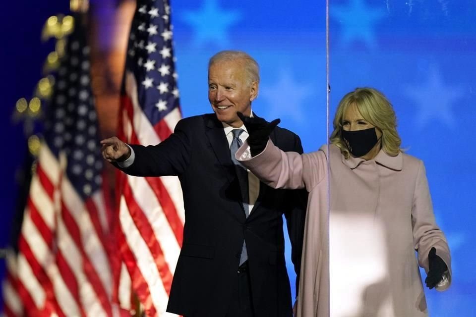 Biden, quien hasta el últmo corte sumó 236 votos electorales por 213 de Trump, señaló que se debe tener paciencia para conocer los resultados oficiales.