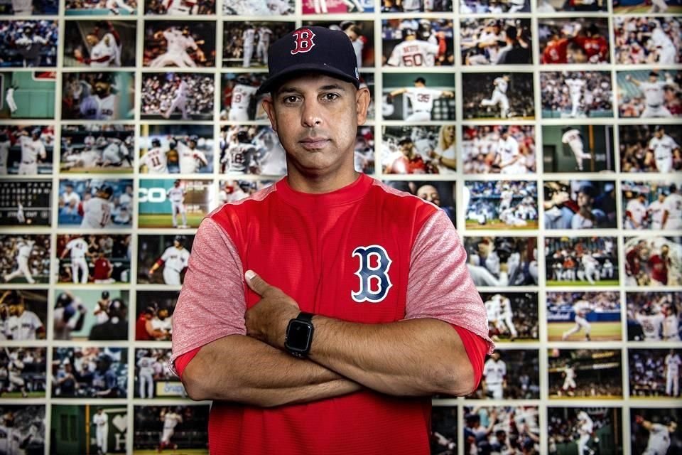 Alex Cora y directivos de Boston se reunieron en Puerto Rico la semana pasada para charlar.