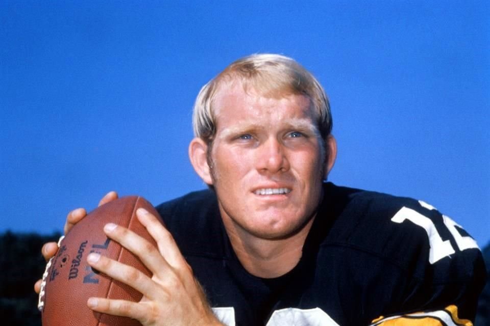 Terry Bradshaw guió a los Acereros en el Super Bowl XIII ante Dallas.