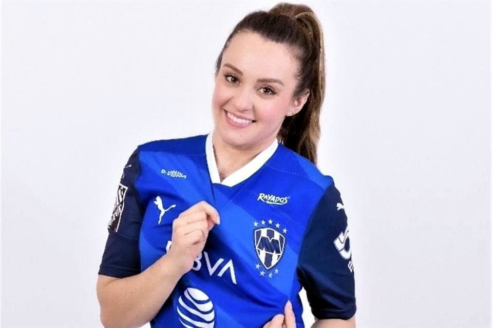 La gimnasta Ana Lago celebró portando el jersey de Rayados.