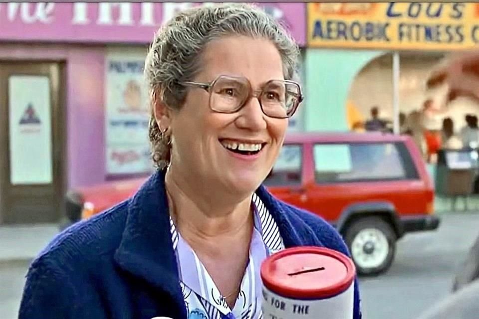 Su verdadero nombre era Elsa Rabinowitz, nació el 21 de septiembre de 1929 y comenzó su carrera como actriz en los escenarios de Nueva York, según relata el sitio estadounidense.