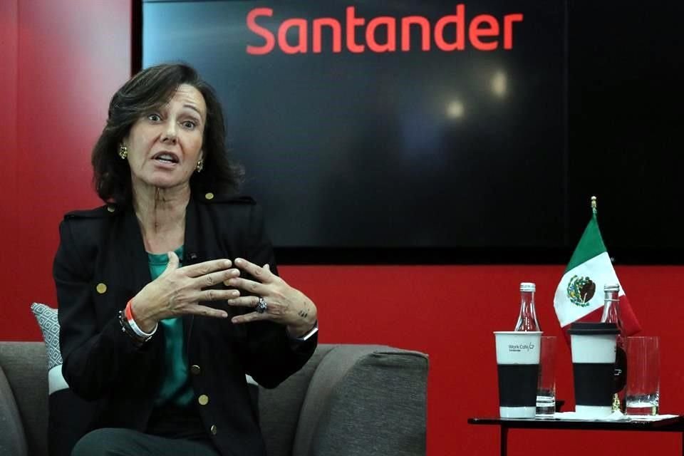 Ana Botín, presidenta de Banco Santander, dijo que esperan ser parte del proceso de venta del negocio de Citibanamex.