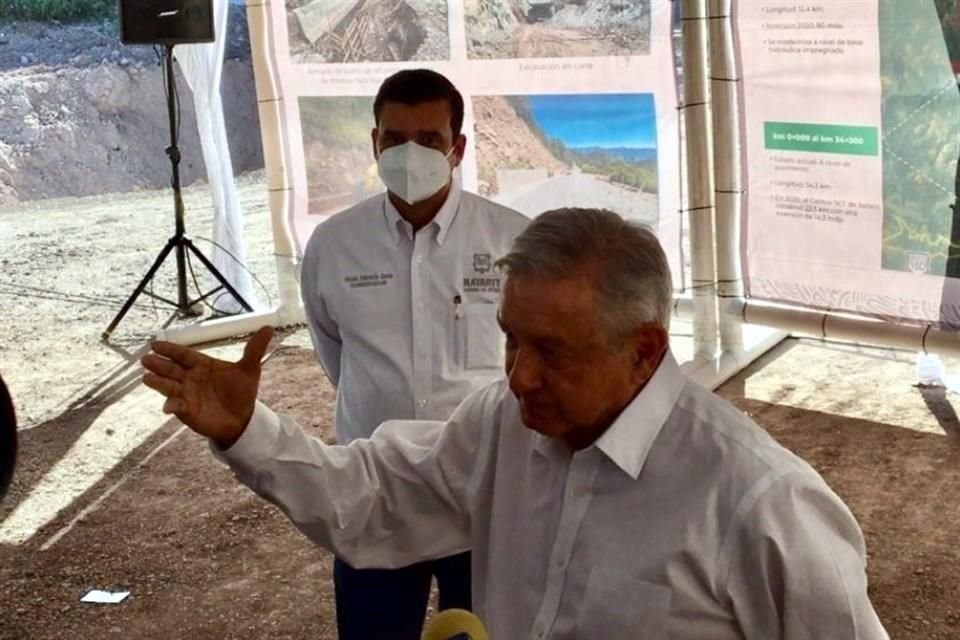 AMLO está de gira en Nayarit.