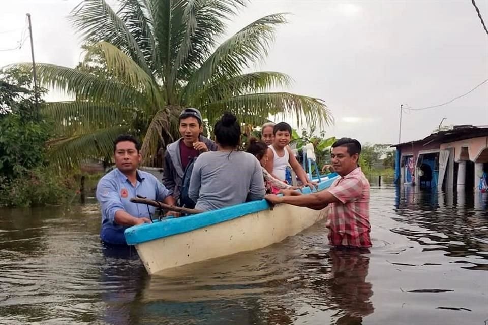 El Gobernador de Tabasco, Adán Augusto, informó que se concentrarán esfuerzos en Macuspana debido a que está siendo afectado por el desborde de los ríos Tulijá y Puxcatán.